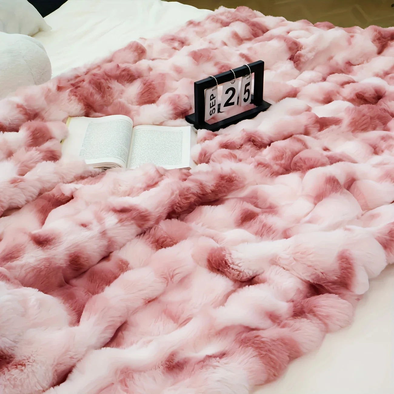 [Cozy|Faux Rabbit] Soft, Warm, 1pc Cozy Faux Rabbit Fleece Blanket | Throw for Bedroom, Guest Room, Living Room 2KG